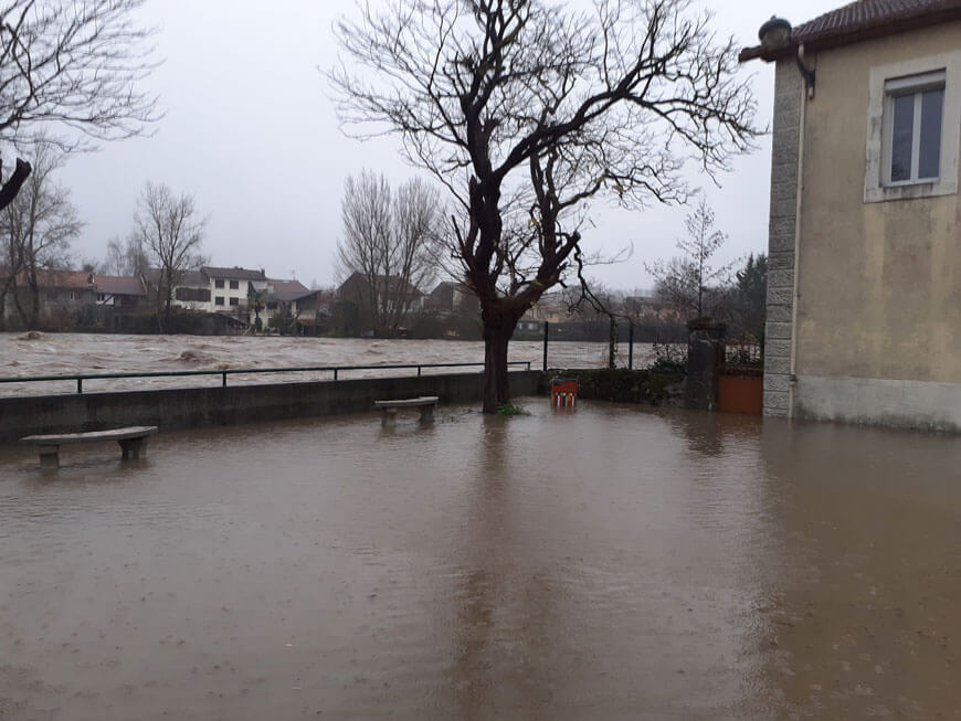 Montée des eaux vue du pont de Gourdan à Gourdan en 2022