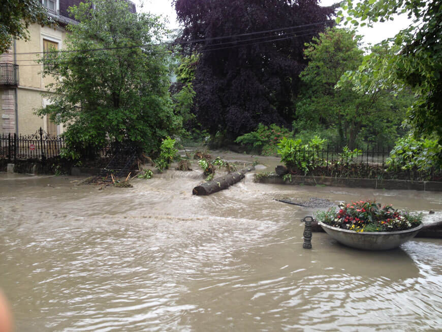 Éboulement d'un murée d'enceinte d'une propriété à Bagnères-de-Luchon en 2013