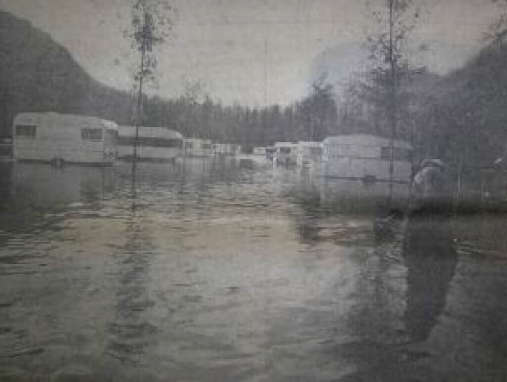 Photo de Saint Béat - un camping sous l'eau