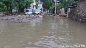 Une rue de Saint-Mamet pendant la crue de 2013