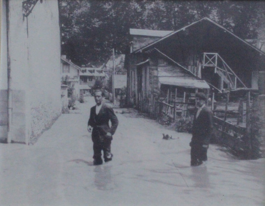 Rues inondées au moment de la crue de la Pique en 1925