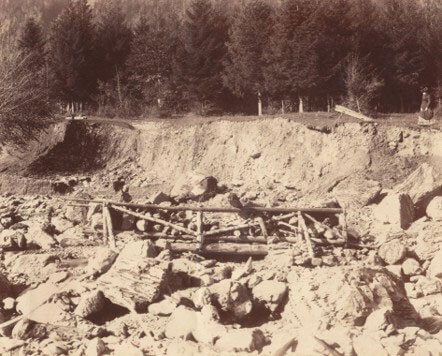 Glissement de terrain en bord de route lors de la crue de la Pique de 1925
